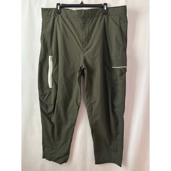 Nike Essential Men's Woven Utility Cargo Pocket Track Pants Olive